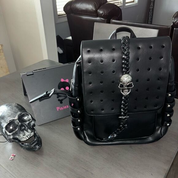 Black Premium Concealed Carry Skull Embroidery Backpack - Picture 3 of 4